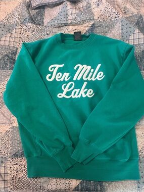 Ten Mile Lake Green Crewneck Pullover Sweatshirt